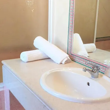 Rosada Villa Quarteira